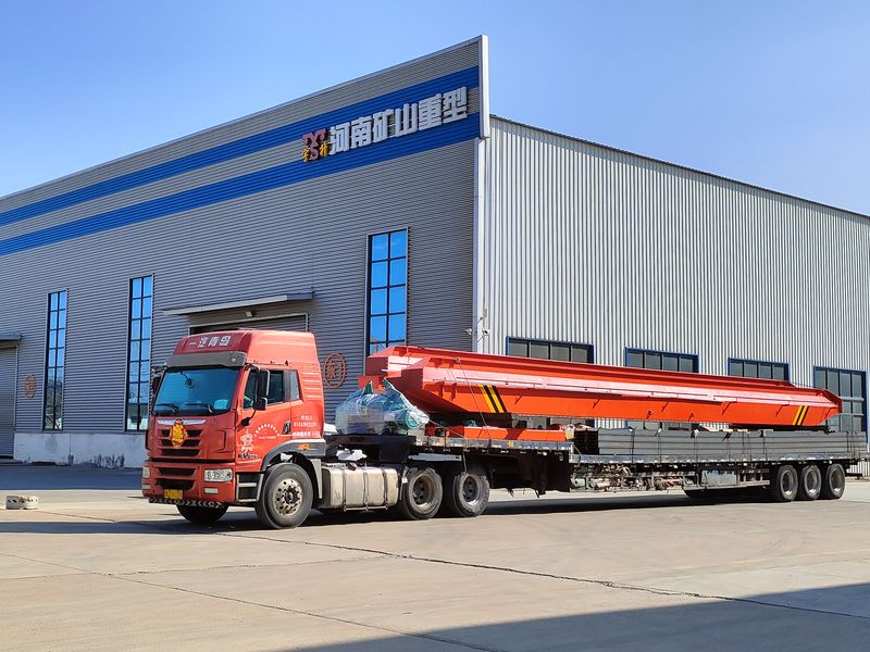 電動(dòng)單梁起重機(jī)，LD20t-26.8m，4臺(tái)，發(fā)往石家莊交付客戶(hù)使用。