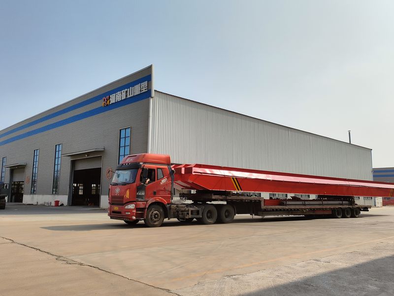 4臺(tái)電動(dòng)單梁起重機(jī)，LD10t-26.53m，發(fā)往浙江交付客戶(hù)使用。