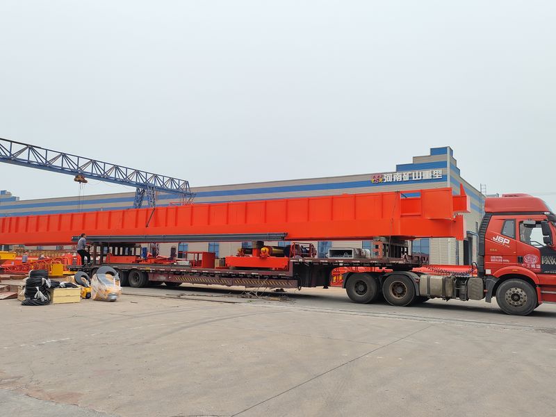 通用橋式起重機(jī) QDXX32/5t—27.7m 制作完成，發(fā)往陜西省銅川市交付客戶(hù)使用。