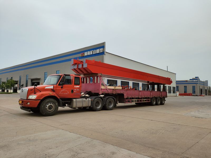 電動葫蘆橋式起重機 3臺 LH5t-17m 制作完成，發(fā)往河南漯河交付客戶使用。